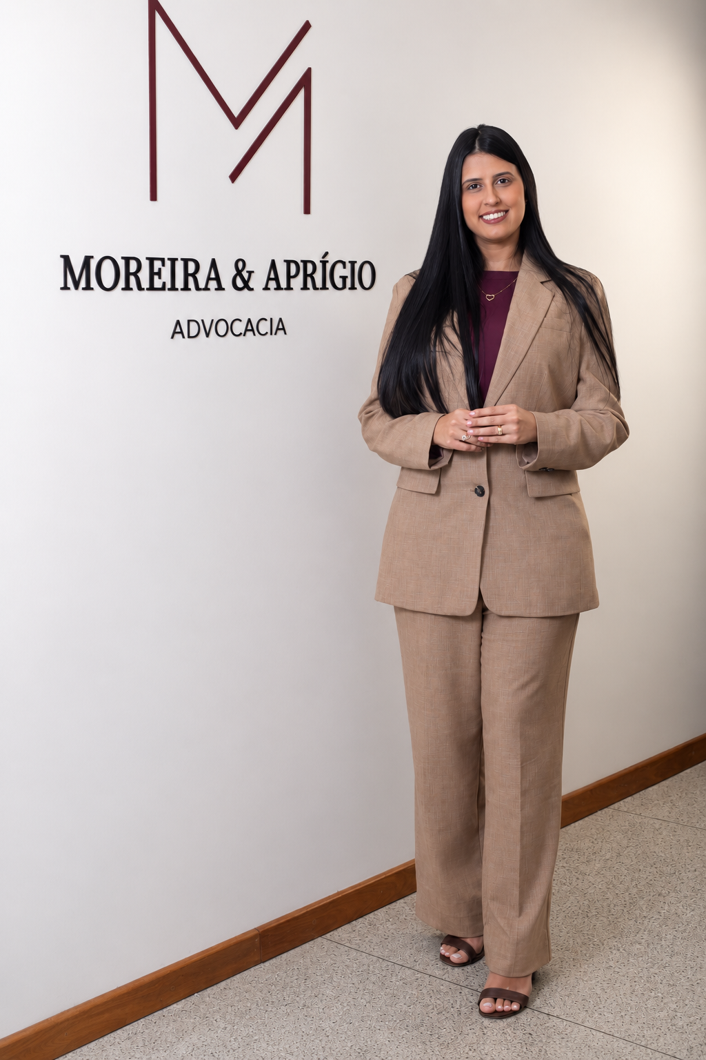 Rayanne no escritório Moreira & Aprígio Advocacia